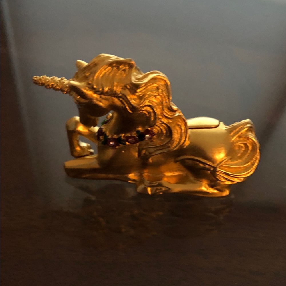 Estée Lauder Unicorn Compact